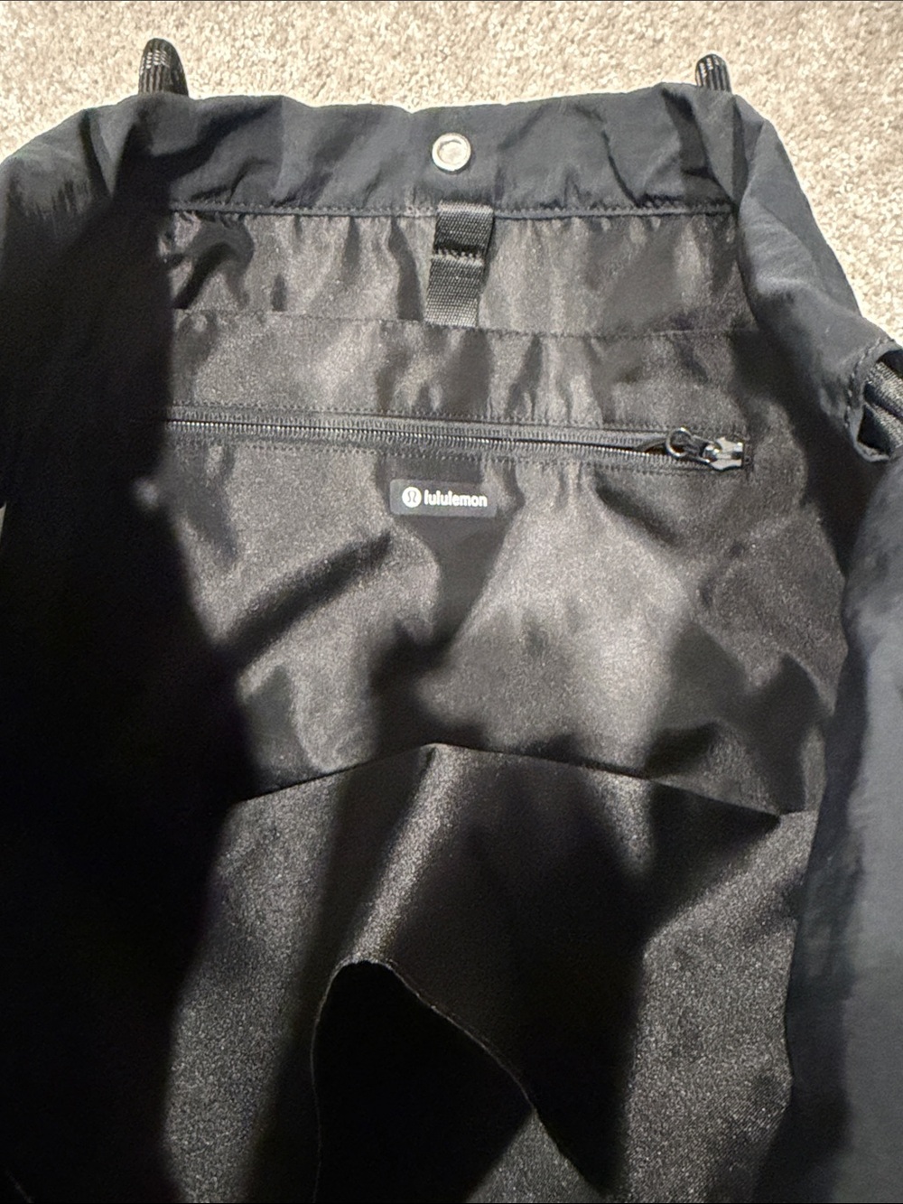 Lululemon NEW Black Women’s Ruched Tote - Picture 5 of 7
